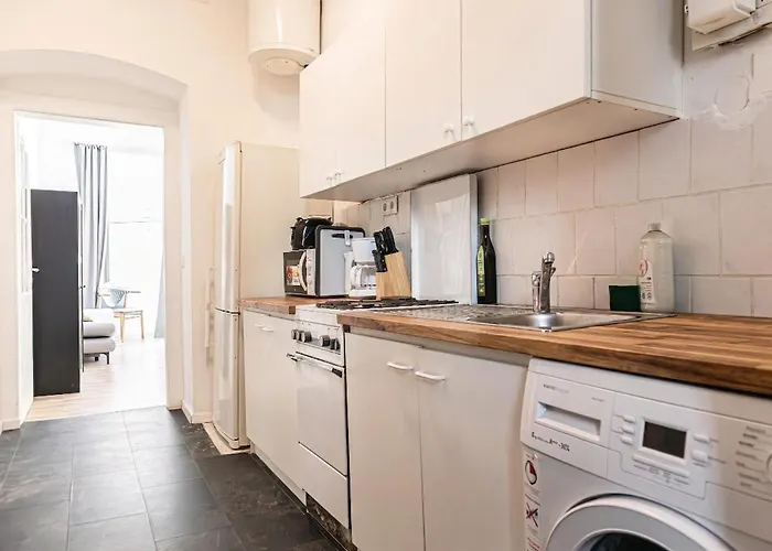 Apartment Cozy 1br Near Schoenbrunn & Westbahnhof